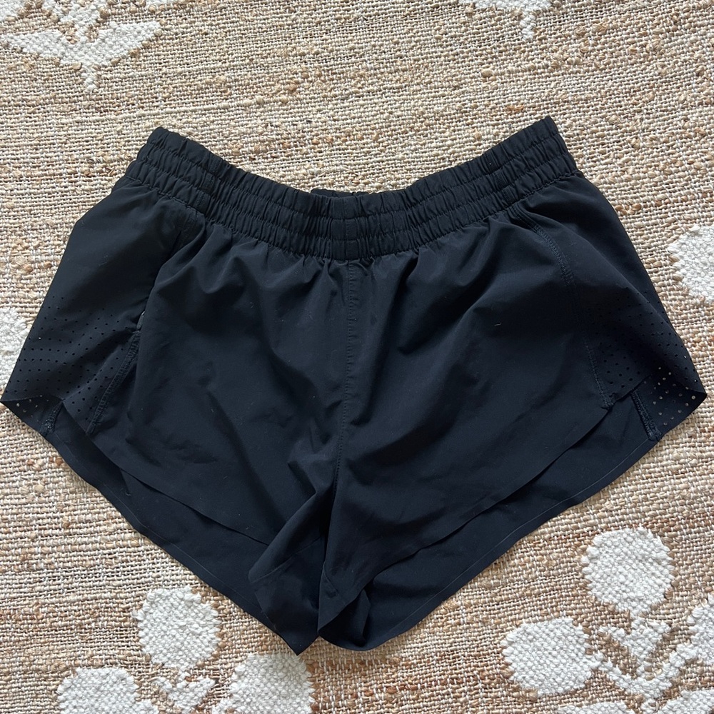 Athleta 3” Hustle Shorts Black